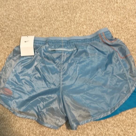 NWT! Nike Women's Icon Clash Tempo Luxe Mid-Rise Athletic Shorts - Multiple Size - Picture 9 of 9